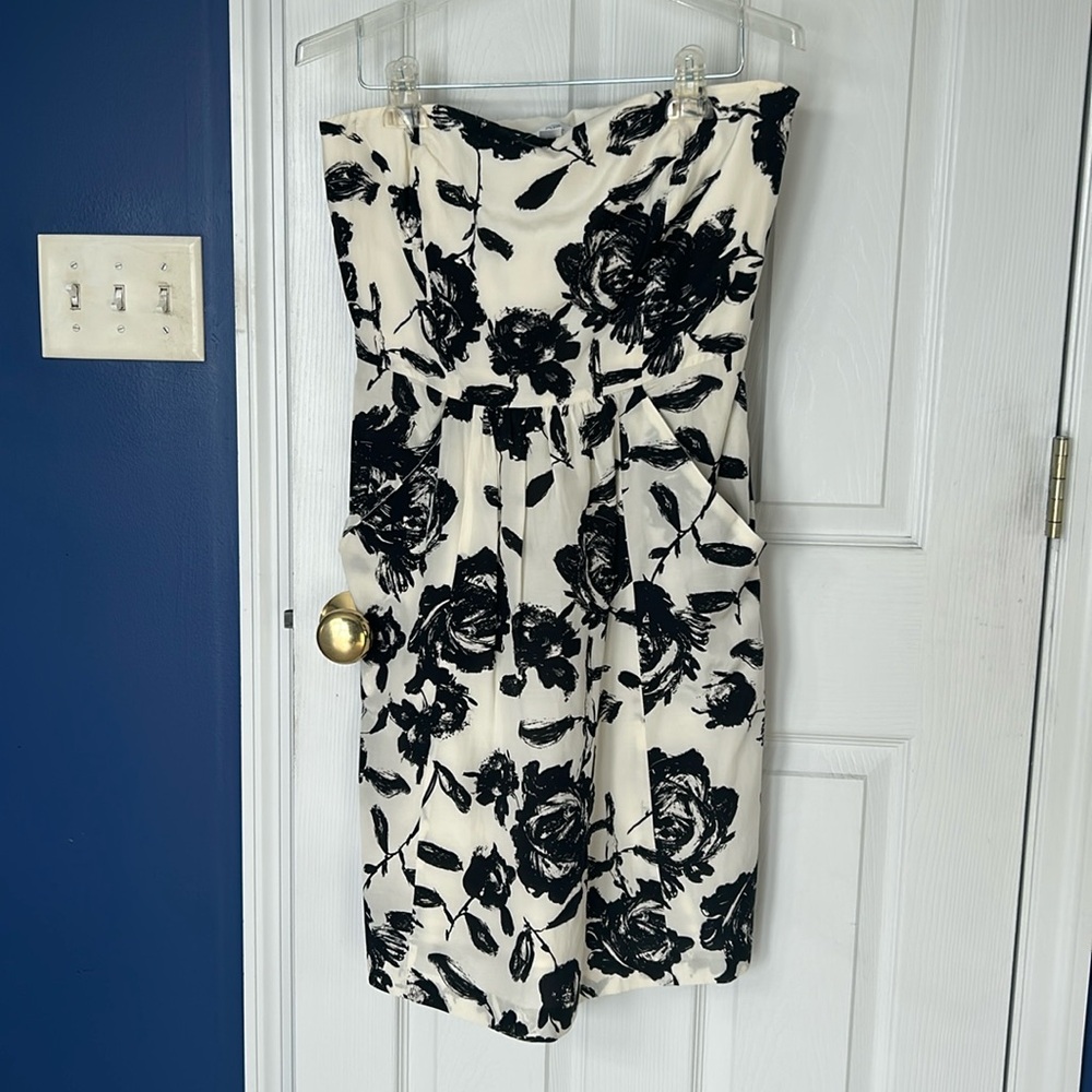 Ann Taylor LOFT women’s size 8 strapless dress